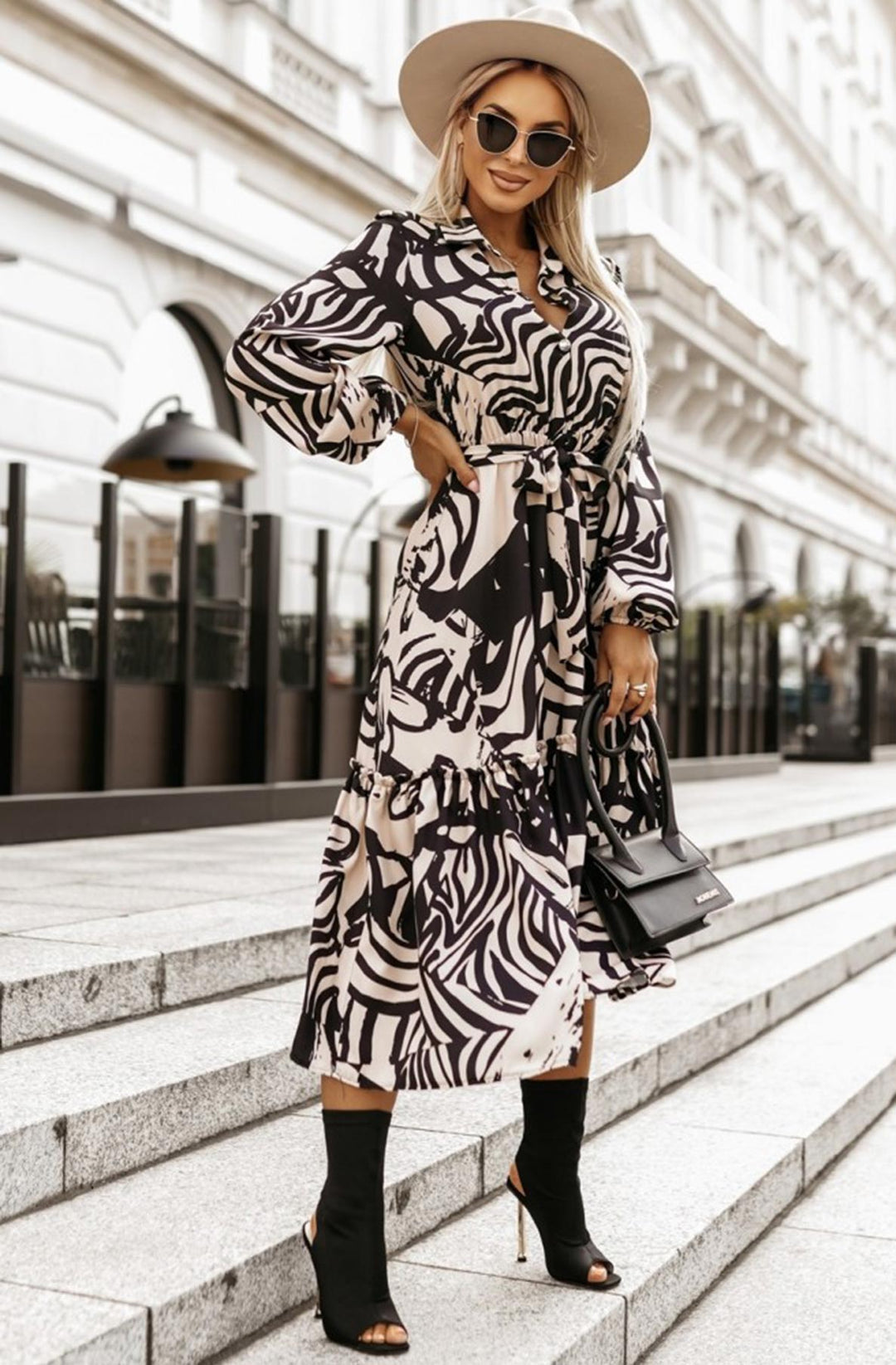 Trinity Abstract Patterned Tiered Maxi Dress-Black